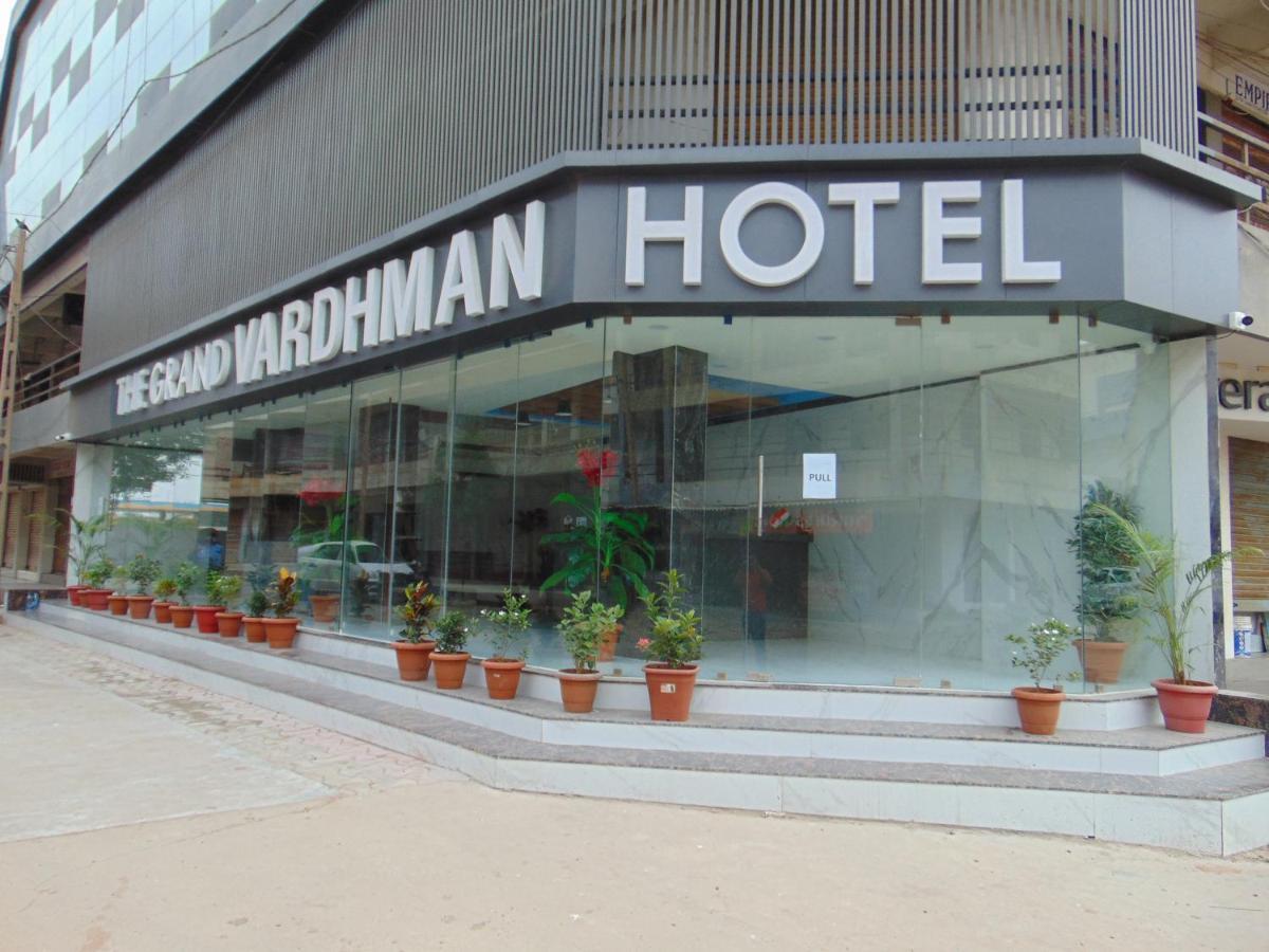 The Grand Vardhman Hotel Morbi Exteriör bild