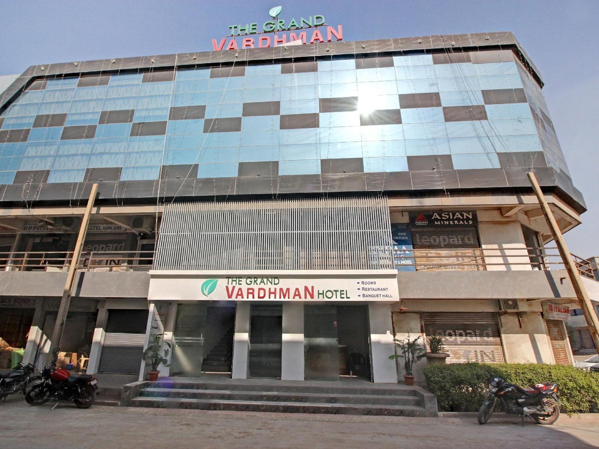 The Grand Vardhman Hotel Morbi Exteriör bild