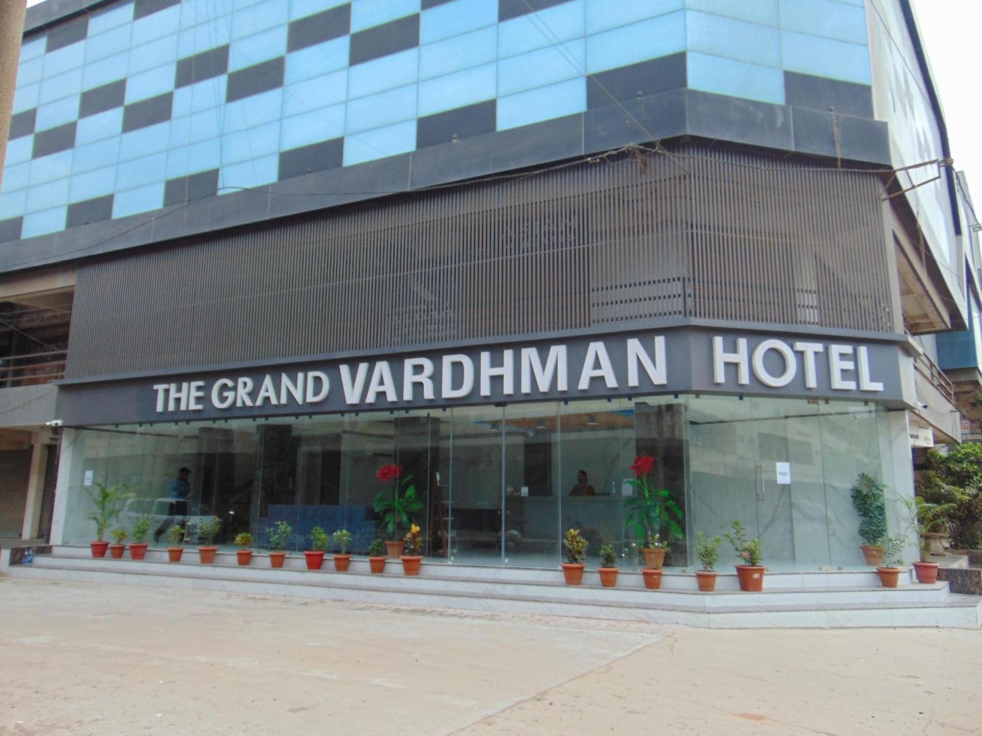 The Grand Vardhman Hotel Morbi Exteriör bild